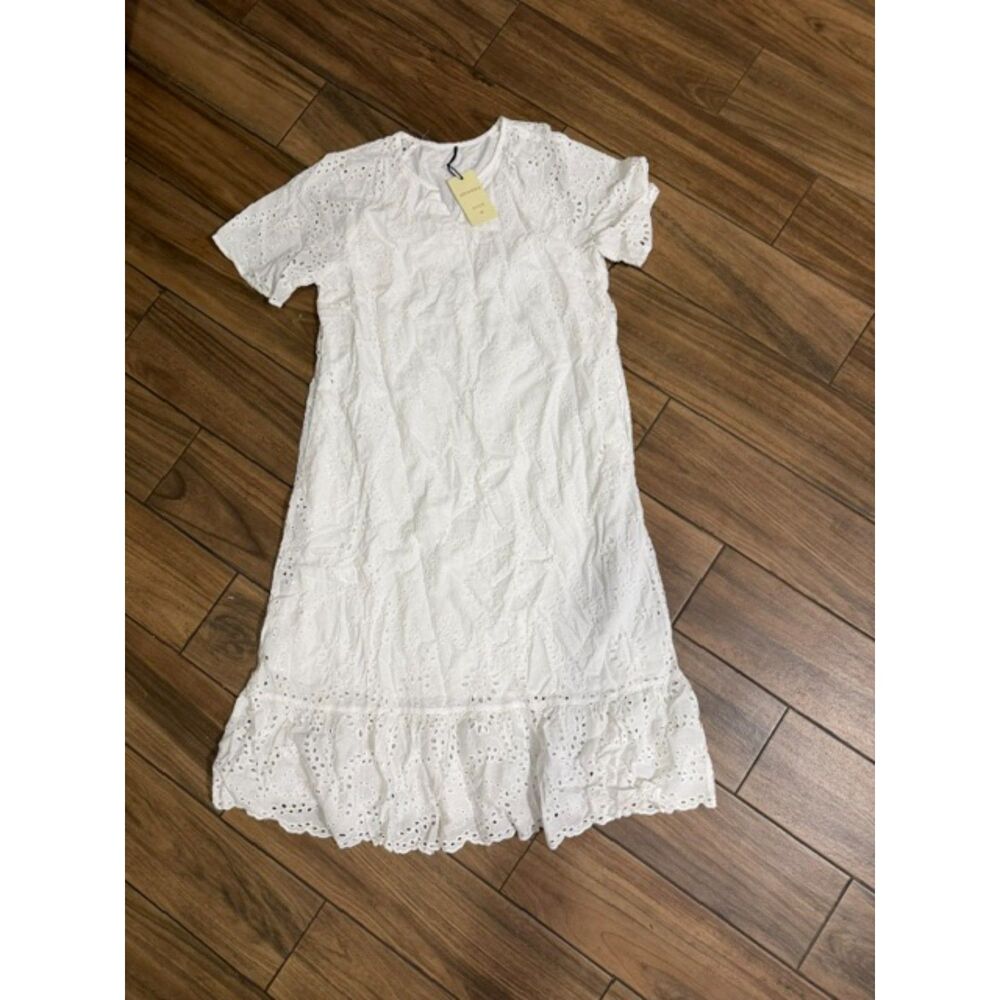 Ebossy eyelet lace dress size medium short sleeve ruffle hem